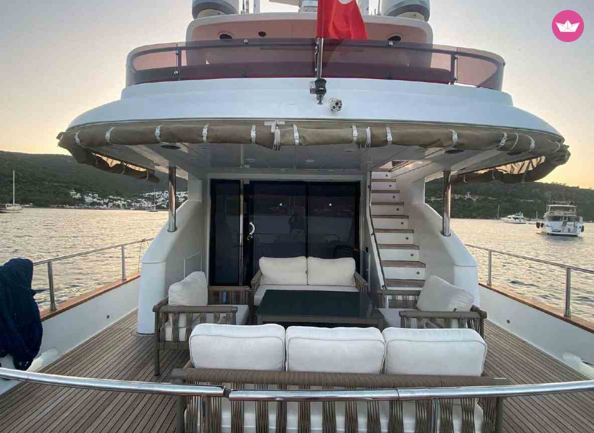 Yacht custom made 2008/2015 150cv 4