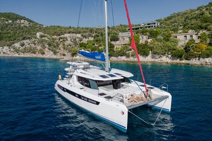 Hire Catamaran  Sunsail 454L Road Town