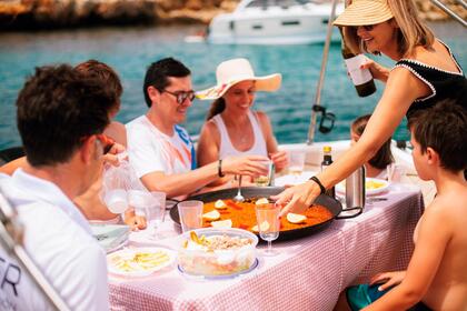 Quicksilver Activ 875 Sundeck 11 человек + 1 шкипер