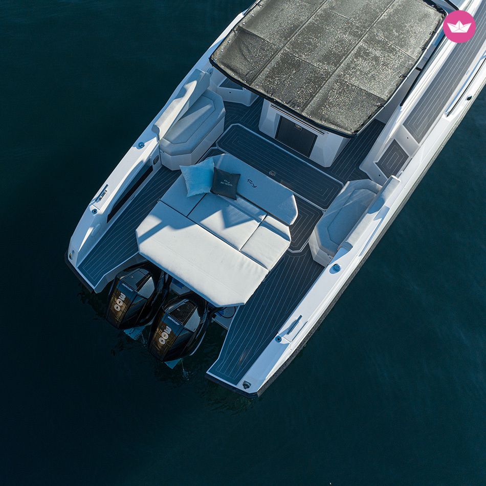 Bateau à moteur Rio Daytona 600cv 7