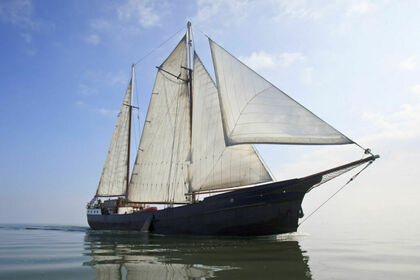 Hire Sailing yacht Custom Tweemastschoener Wapen fan Fryslan Enkhuizen