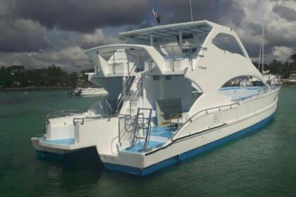 Location Bateau à moteur catamaran abierto La Romana
