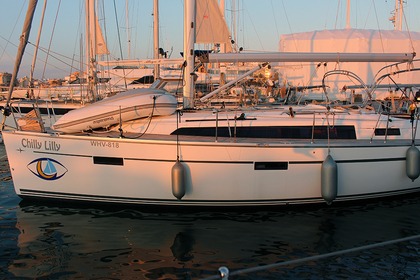 Hire Sailboat Bavaria Yachtbau Bavaria Cruiser 37 - 3 cab. Palma de Mallorca