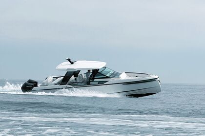 Charter Motorboat SAXDOR 320 GTO | GLOBAL Mallorca