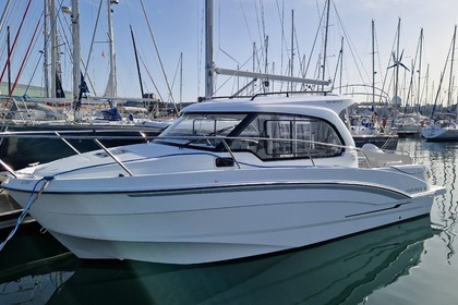 Hire Motorboat Beneteau Antares 8 Cherbourg-en-Cotentin