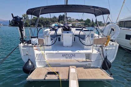 Noleggio Barca a vela Beneteau Oceanis 40.1 Corfù