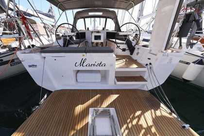 Charter Sailboat Dufour Dufour 430 Murter