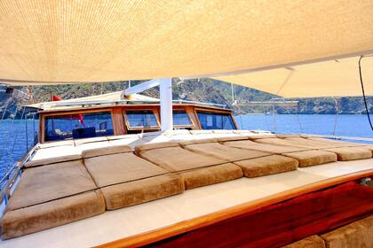 wonderful classic gulet for 16 guests