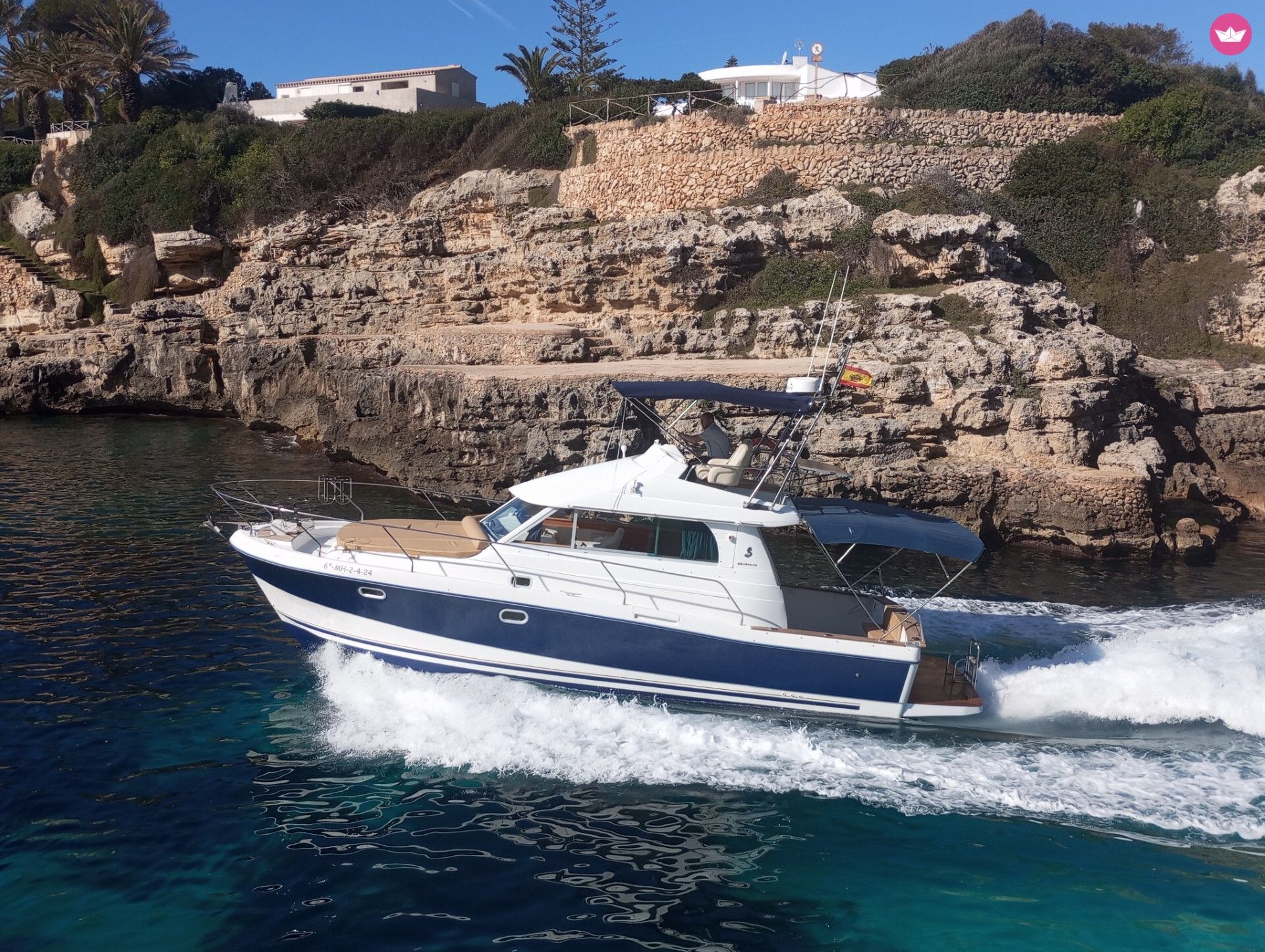 Bateau à moteur Beneteau Antares 600cv 4