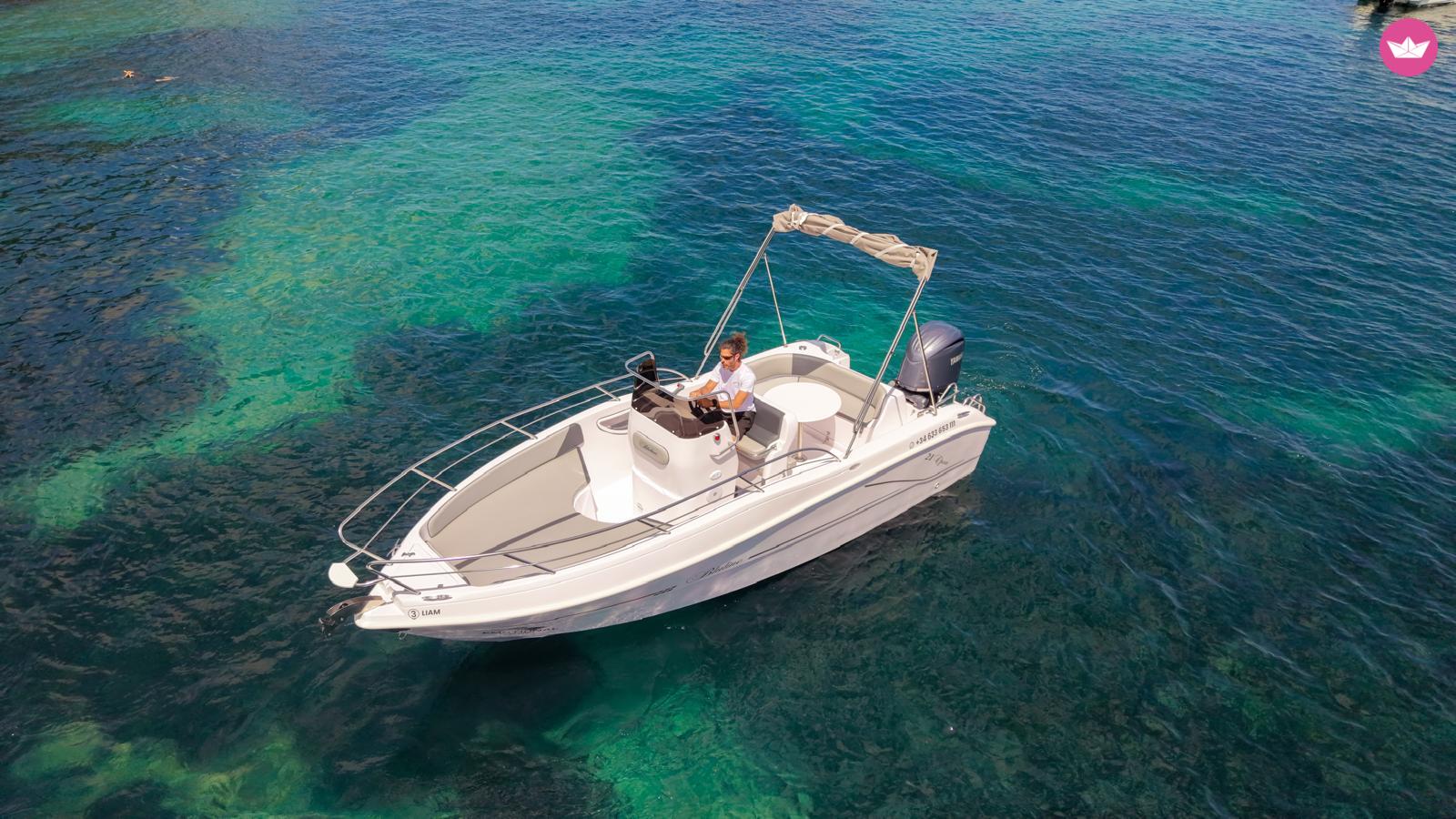 Bateau à moteur Bluline 21 150cv 8