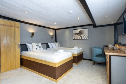 Custom built luxury motor yacht with a capacity of 12 people