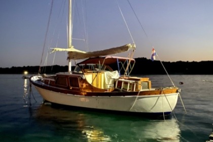 Charter Motorboat Wooden Woden gullet Mali Losinj