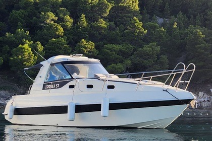 Rental Motorboat Elan Kiim 30 Hard Top Split