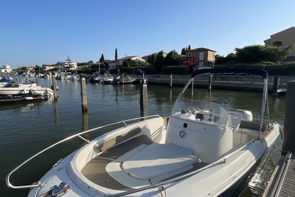 Location Bateau à moteur Jeanneau Cap Camarat 6.5 Cc Hyères