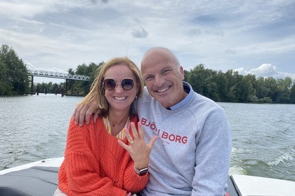 Magnifique Four Winns rapide sur la Meuse....