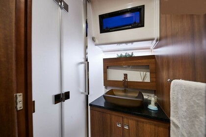 Barco a motor Northman 1200 110hp