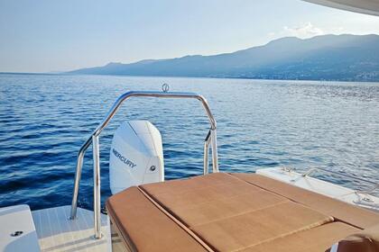 Axopar 28 T-Top mit Kabine. Vollausstattung.