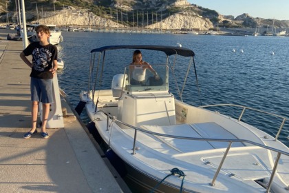 Rental Motorboat Kelt White Shark 225 Marseille