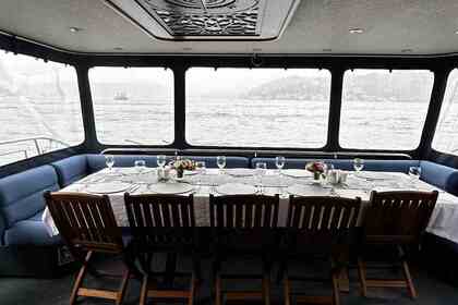 Private Luxury Boat with a Capacity of 40 People
