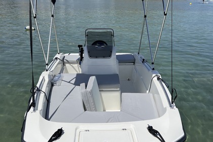 Small motorboat - Barco con licencia