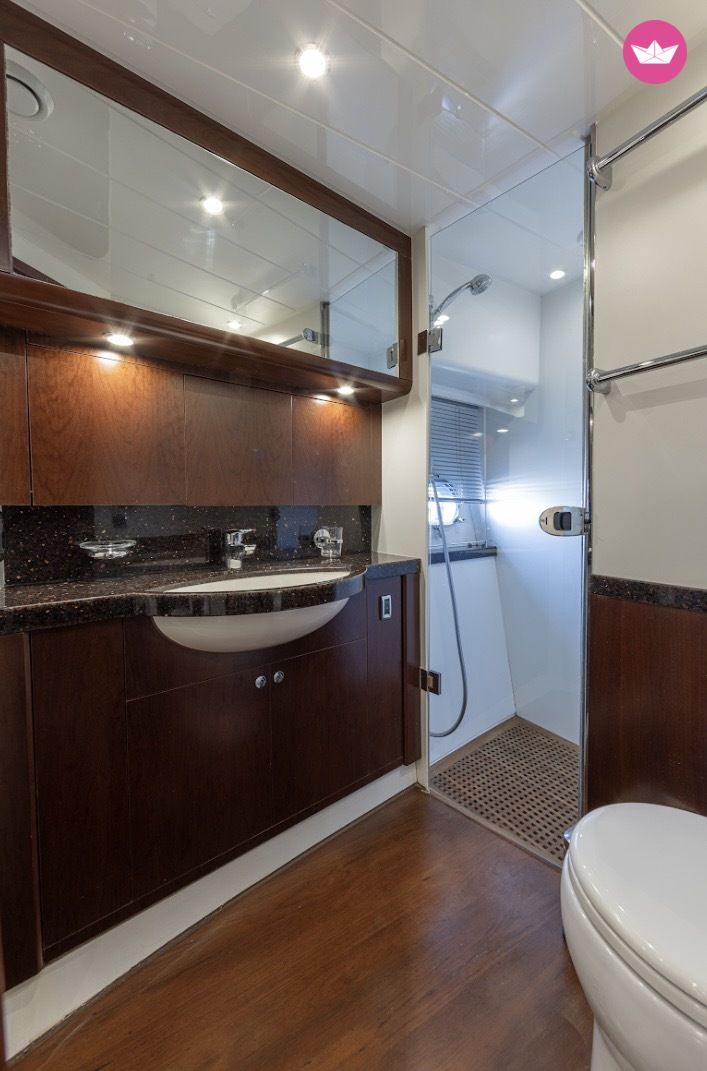 Yacht Princess 67 2200cv 6