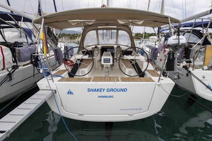 Location Voilier Dufour Yachts Dufour 360 GL - 3 cab. Golfo Aranci