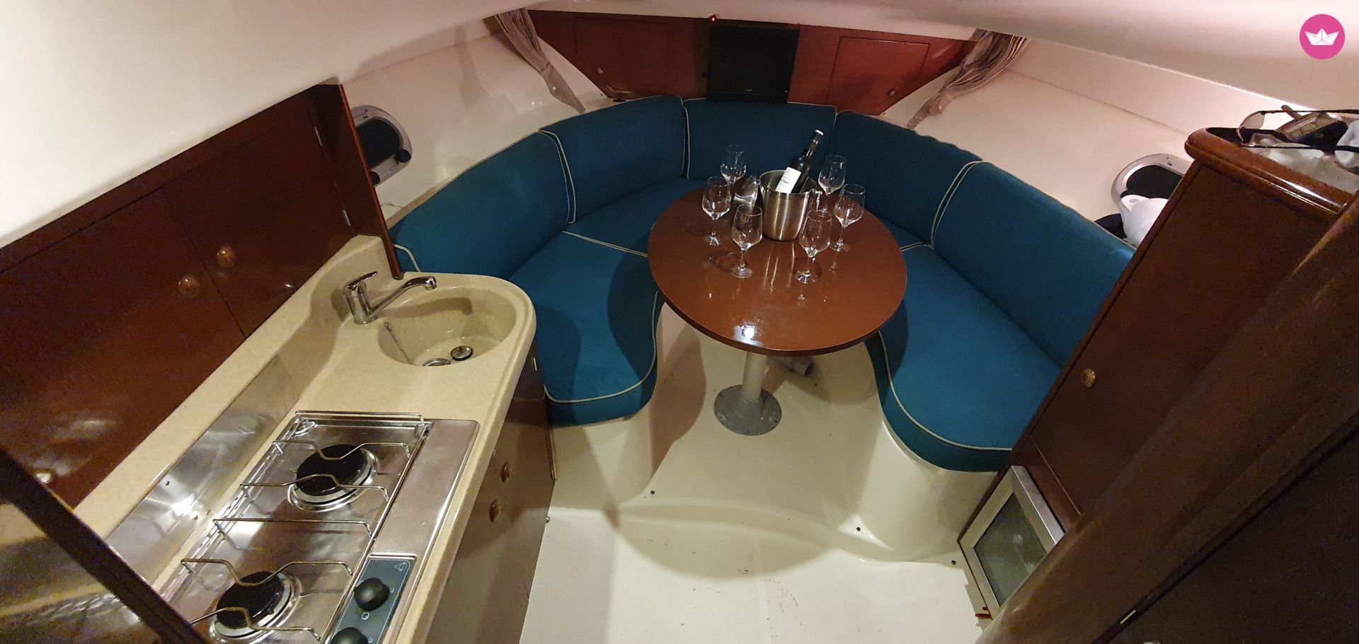 Hire Jeanneau Leader 805