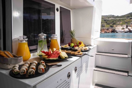 Charter Catamaran Lagoon 450F Agios Nikolaos