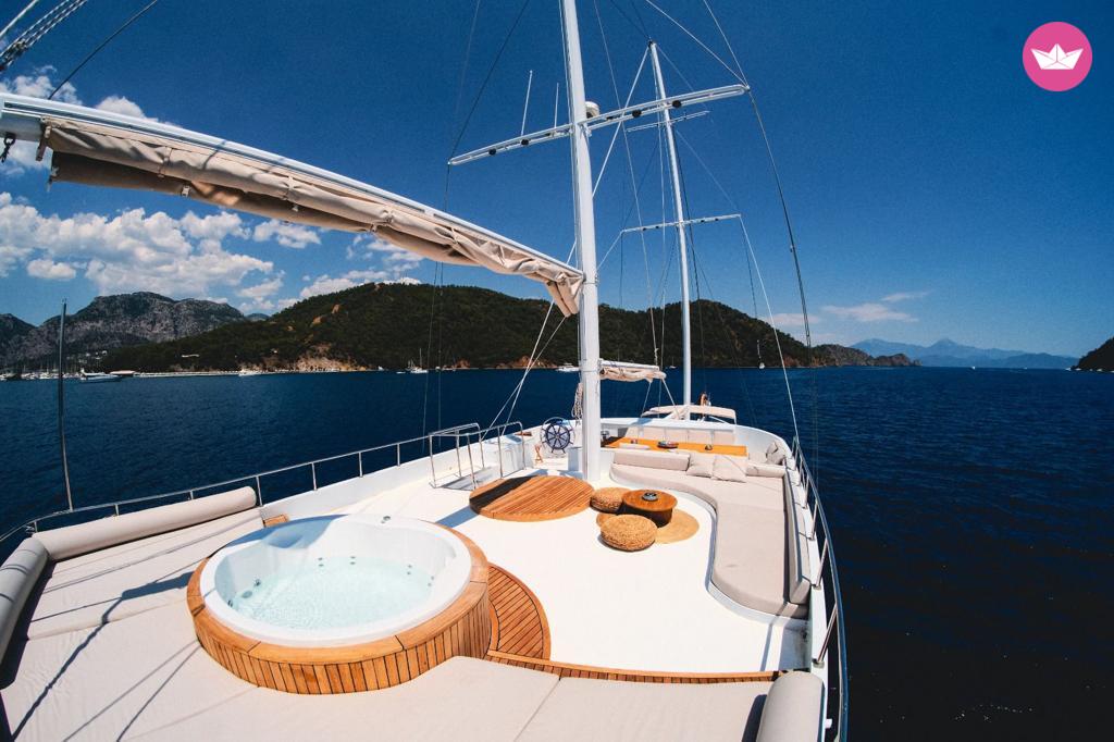Goélette Deluxe custom built gulet with a capacity of 12 Ketch 27m 4