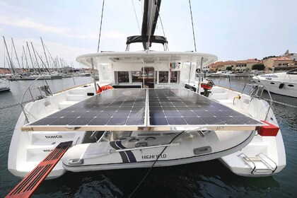 Rental Catamaran Lagoon-Bénéteau Lagoon 450 F - 4 + 1 cab. Pula