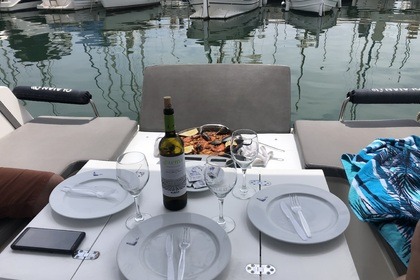 Lancha para 6 personas en Sitges