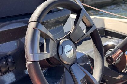 Quicksilver Activ 555 Cabin