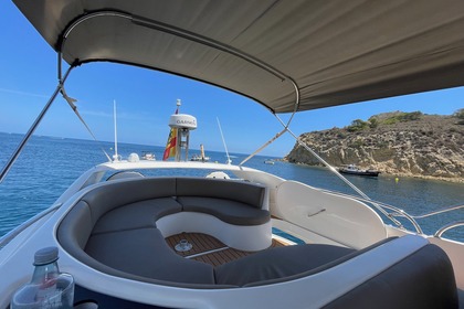 Ενοικίαση πολυτελούς γιοτ στη Marina El Portet Denia "Astondoa 45 Fly 960cv"