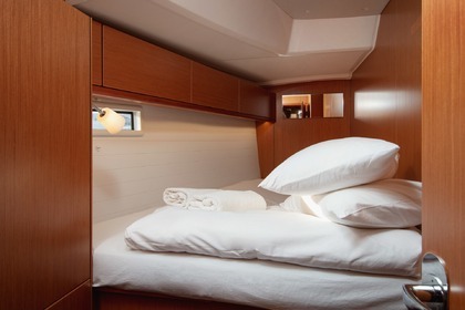 Парусник Бавария Крейсер 46