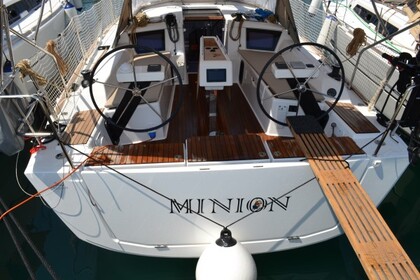 Hire Sailboat Dufour Yachts Dufour 360 GL - 3 cab. Sukošan