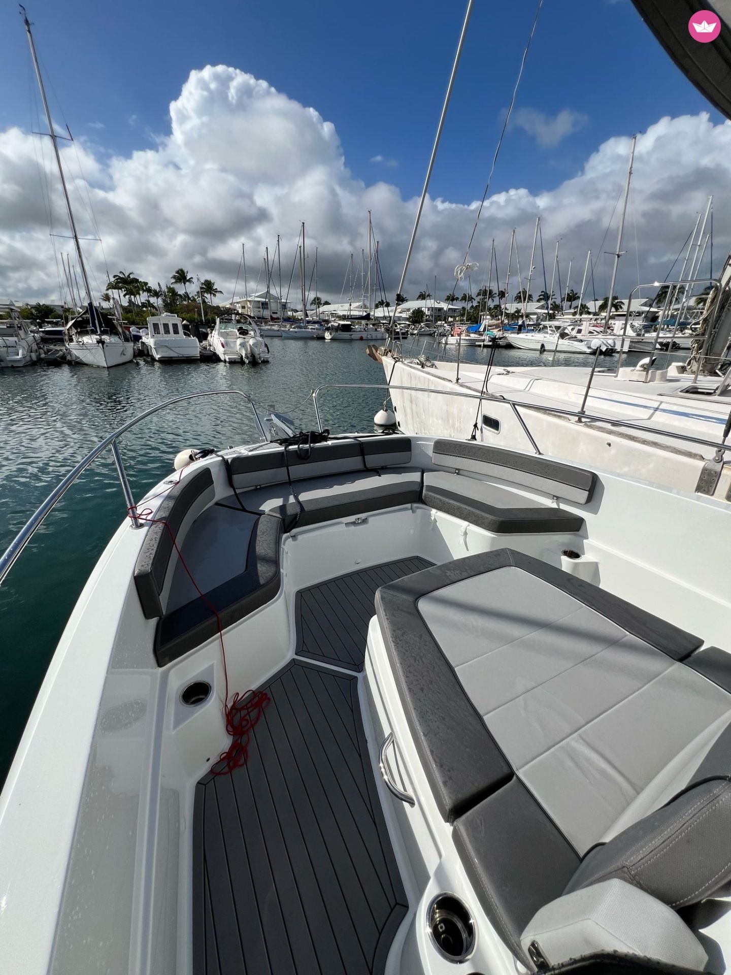 Bateau à moteur Jeanneau CAP Camarat 9CC 500cv 3