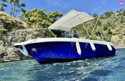 Motorboat Pacific Craft 550 Boot Grundriss