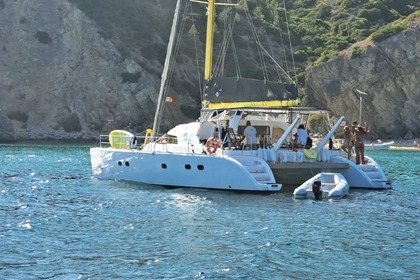 Charter Catamaran Lagoon Lagoon 470 Sesimbra