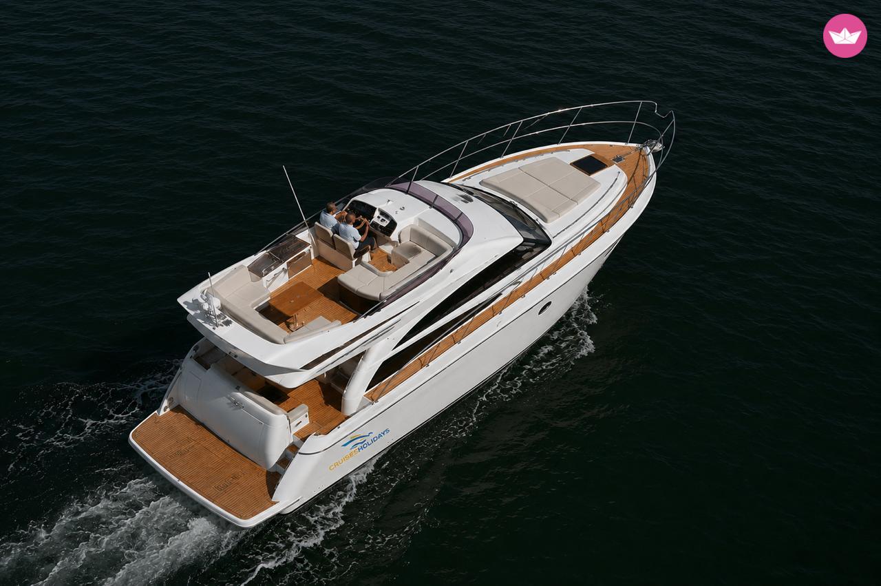 Bateau à moteur Princess
