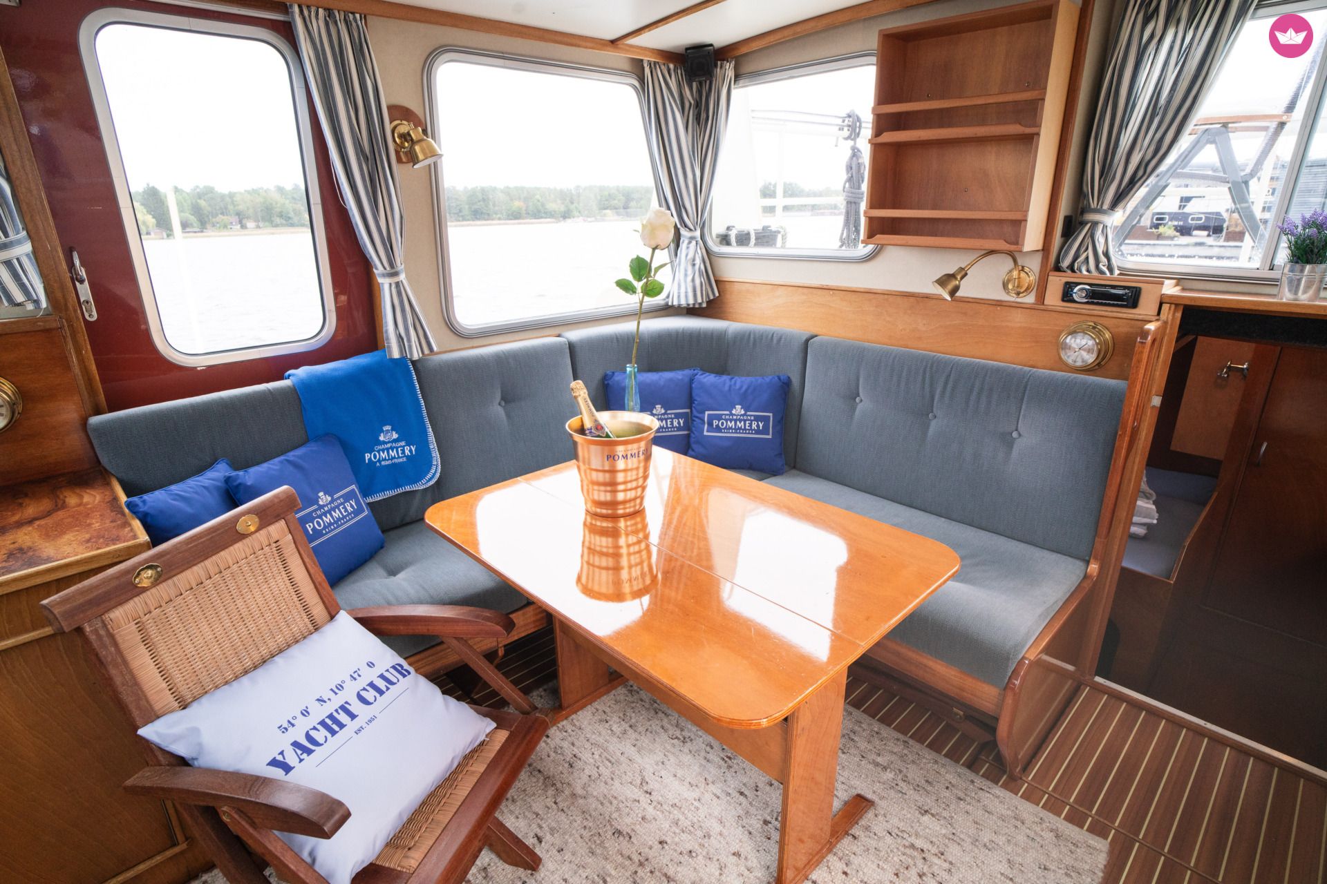 Bateau à moteur Doerak LX1000 Salon 65cv 2