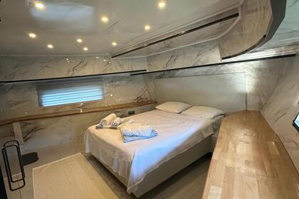 Custom Built trawler with a capacity of 8 people