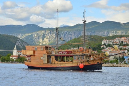 Location Yacht à moteur Custom build Pirates Ship Crikvenica