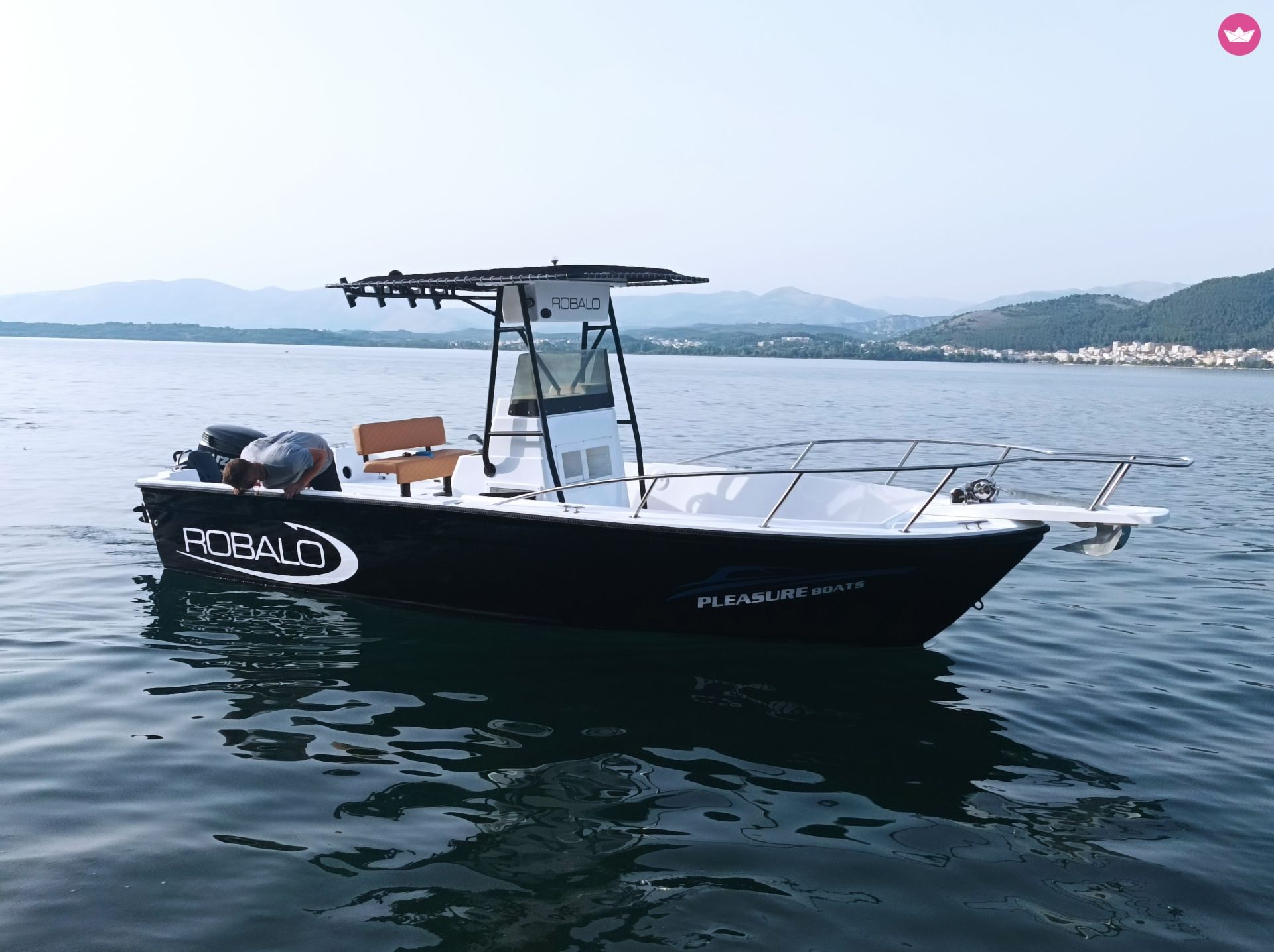 Bateau à moteur Robalo 2120 250cv 2
