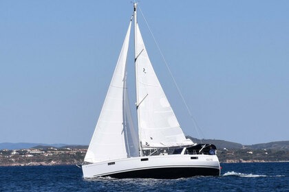 Rental Sailboat BENETEAU OCEANIS 48 Carloforte