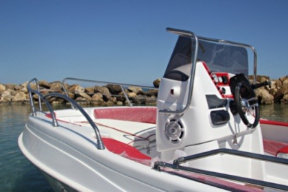 Noleggio Barca a motore Blumax 580 open line PRO Avola