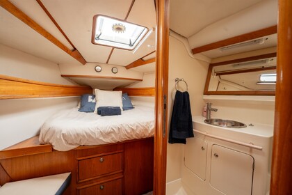 Hyra båt Segelbåt Jeanneau Sun Odyssey 42 Combarro