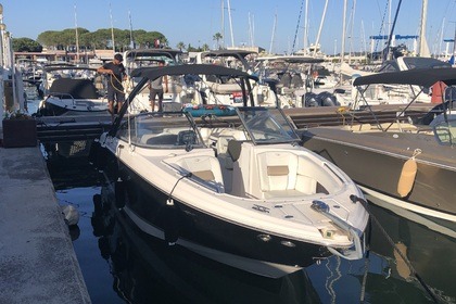 Location Bateau à moteur Regal 2700 Golfe Juan