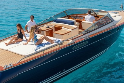 Charter Motor yacht Riva Montecarlo 40 Naxos