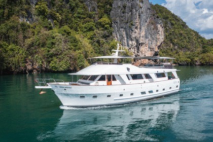 Hire Motor yacht Sleeps 12 guest 70ft Phuket