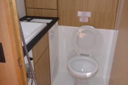 Alugue este veleiro para conhecer Rostock e suas l